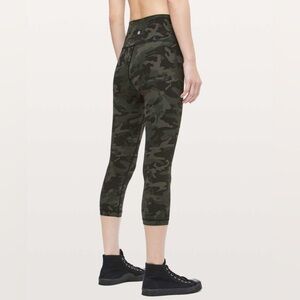 Lululemon Wunder Under Crop 21”Incognito Camo Full-On Luxtreme Size 8 Retired